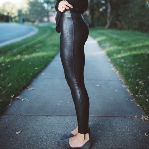 SPANX Pants - SPANX Faux Leather Leggings Sz Medium